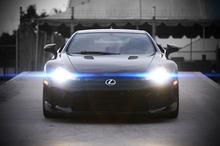 Mẫu IS
AWD đời 2014 của Gordon Ting có hàng loạt các nâng cấp như hốc hút gió
Greddy